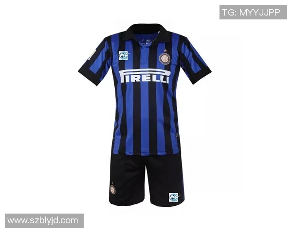 热爱足球的你不可错过的时尚潮流足球T恤衫推荐与搭配技巧分享